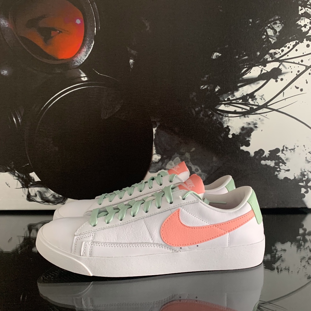 NIKE BAZER LOW LE BLEACHED CORAL | NEW - Picture 3 of 8